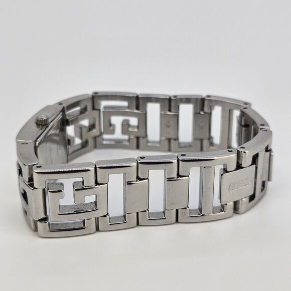 Guess Watch Women 19MM Gray Dial‎ Gray Logo Bracelet Band 6.5" New Battery - Picture 6 of 11